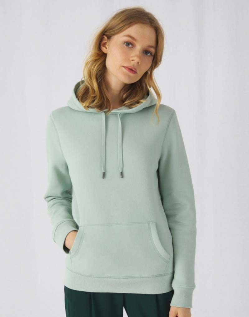 245.42 QUEEN Hooded women 1